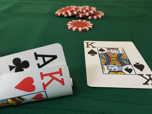Lokakarya Poker: Apa yang Dilakukan 6 Profesional pada Titik Standar dengan QQ